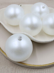 White Christmas Baubles 24 Pearl 100mm