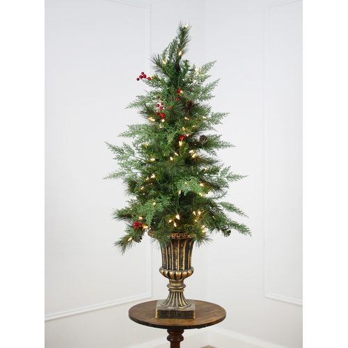 EDINBURGH POTTED PINE Pre Lit Christmas Tree   4ft/120cm   234 Tips   100 Led Lights
