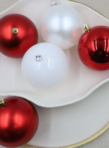 Red White Mix Christmas Baubles 24 Pearl 100mm