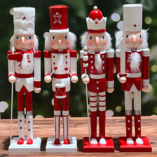 The Canadian Guards 4 Nutcrackers 60cm